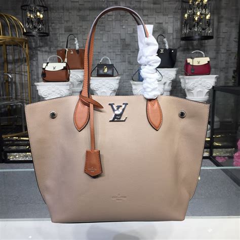 louis vuitton lockmeto|louis vuitton lockme go tote.